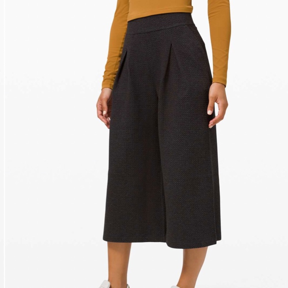 Lululemon Can You Feel The Pleat
Crop 12